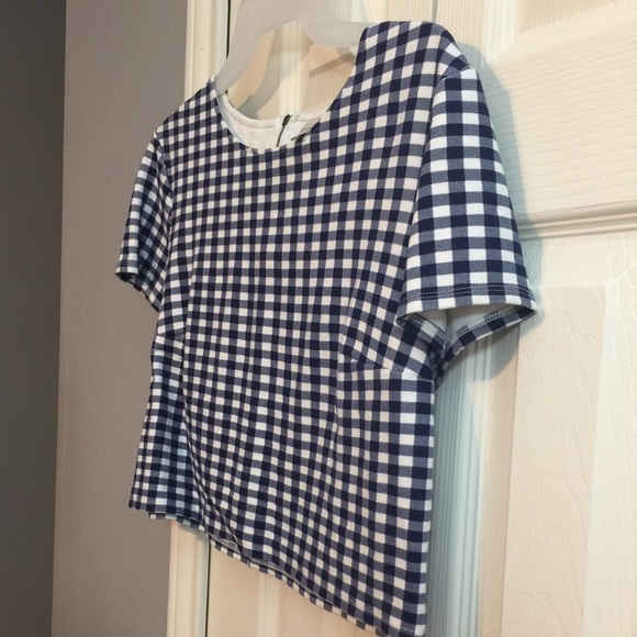 Mini Top - Picture 3 of 5